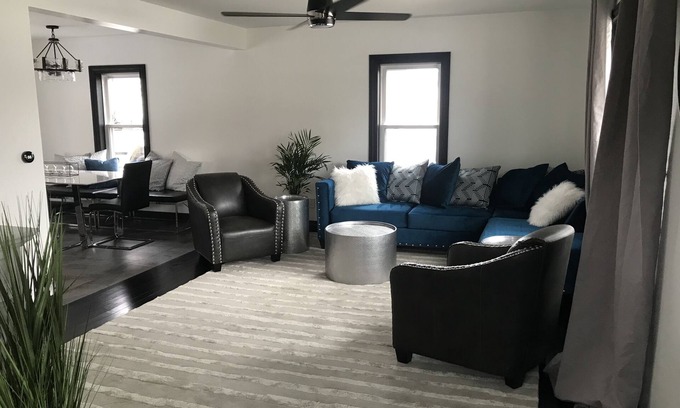 Warren Casa | Lush Newley Renovated Home - Downtown Warren