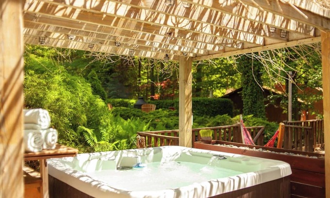 Fennville Casa | Lush Oasis near Lake Michigan
