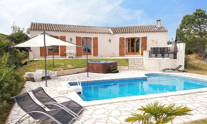 Escales Casa | Lush villa in Escales with Jacuzzi, Pool and stunning Views