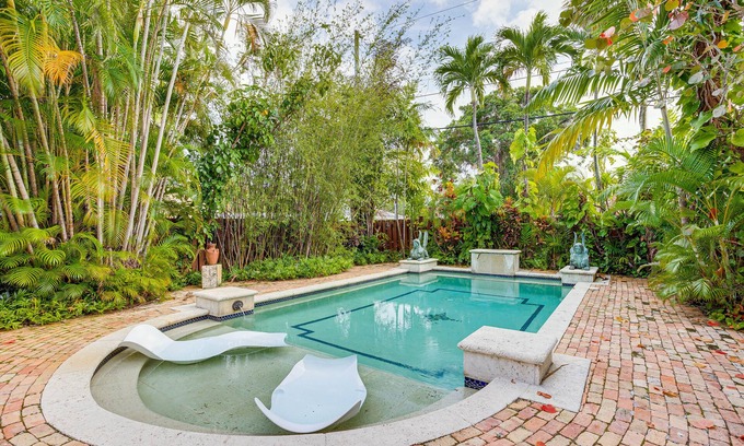Old Northwood Casa | Lush West Palm Beach Getaway w/ Backyard Oasis!