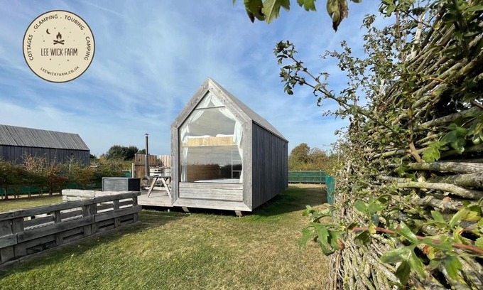 Brightlingsea Casa | Lushna 6 Petite at Lee Wick Farm Cottages & Glamping