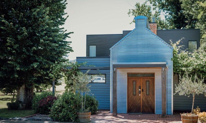 Whitfield Casa | Lusso - Boutique Accommodation