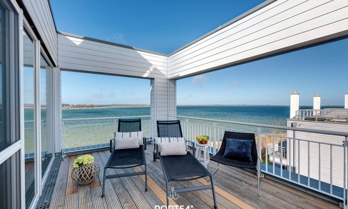 Olpenitz Casa | Lütthoorn - 1st row on the water, wood-burning stove, sauna, roof terrace, barbecue
