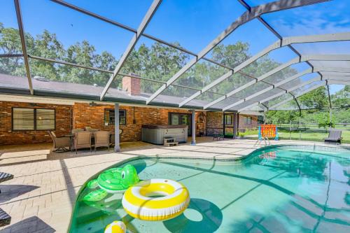 Bearss Plaza Casa | Lutz Home with Game Room 7 Mi to Adventure Island!