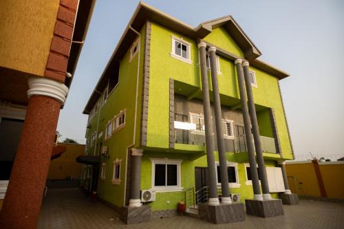 Kumasi Apartamento | LutzVille Apartment