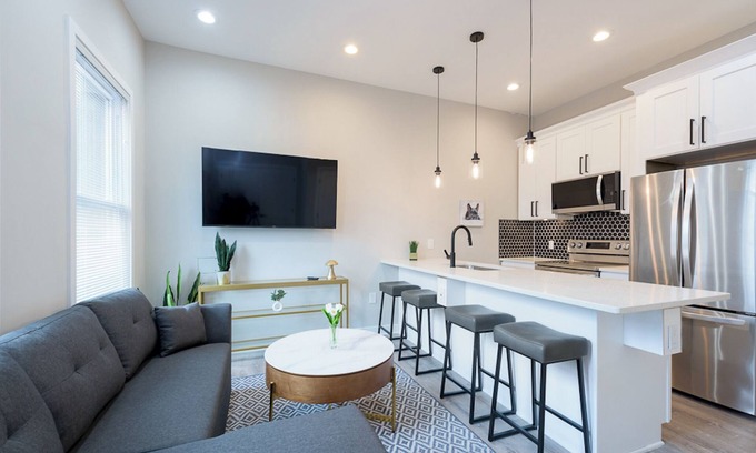 Barney Circle Apartamento | LUX 2-Bedroom APT in DC with Patio