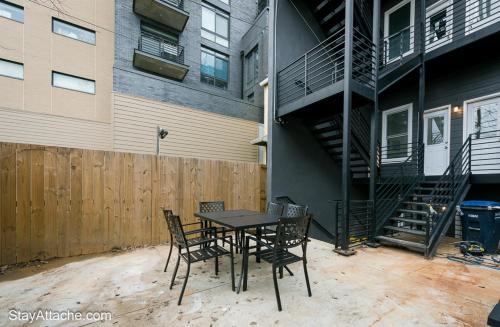 Southeast Apartamento | LUX 2BR Apartment in DC with Patio