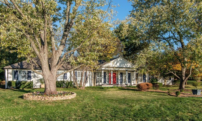 Franklin Casa | Lux 4-Bedroom in the Heart of Franklin.