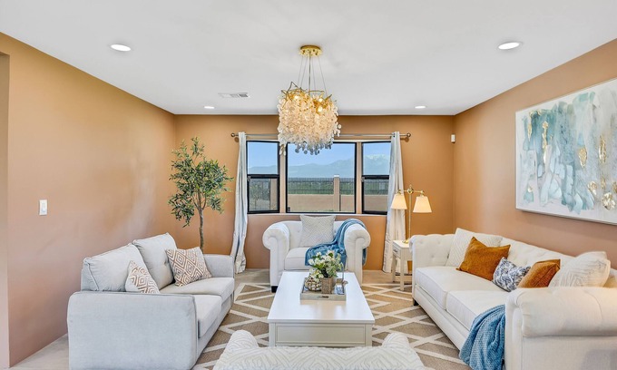 Norco Casa | LUX - A Dream Relax getaway Oasis Vacation Home with Amazing Views all around