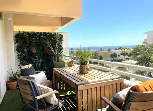 Cascais Apartamento | Lux Apt in Priv Condo with Pool, near Beach, Parking & Easy Access to Lisbon