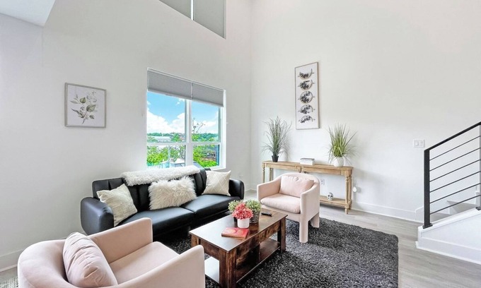 Brookland Cama Y Desayuno | LUX Brookland Penthouse | RoofDeck | Skyline View