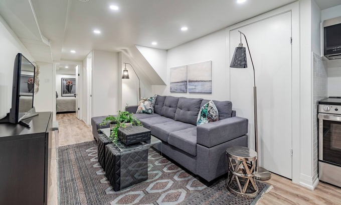 Earlscourt Casa | Lux Corso Italia Suite