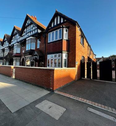 Nuneaton Apartamento | Lux & Cosy Vibe in Nuneaton, Gated Parking