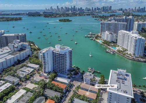 West Avenue Casa | Lux Designer Apt 2BR and 2BA in the Heart of MIA Beach