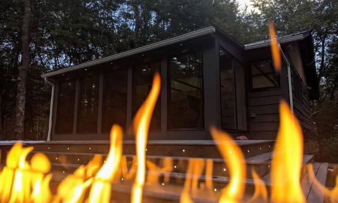 South Casco Casa | LUX Designer Private Waterfront Crooked River SEBAGO