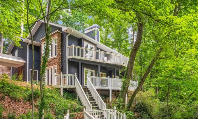 Sandy Springs Casa | Lux Home - Great For Families & Groups - Hot Tub & Sauna - Outdoor Space