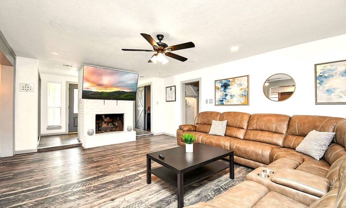 Barker Apartamento | Lux Home w/ Heated Pool & Spa: 30 Min to Downtown