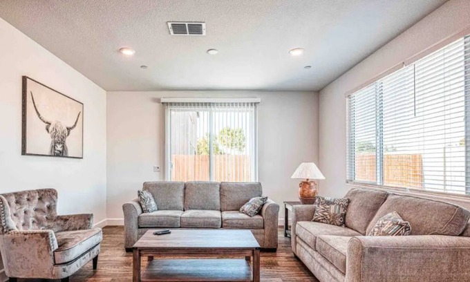 Merced Casa | Lux Newly Built-5 Bedroom Home 5 Mins To UC