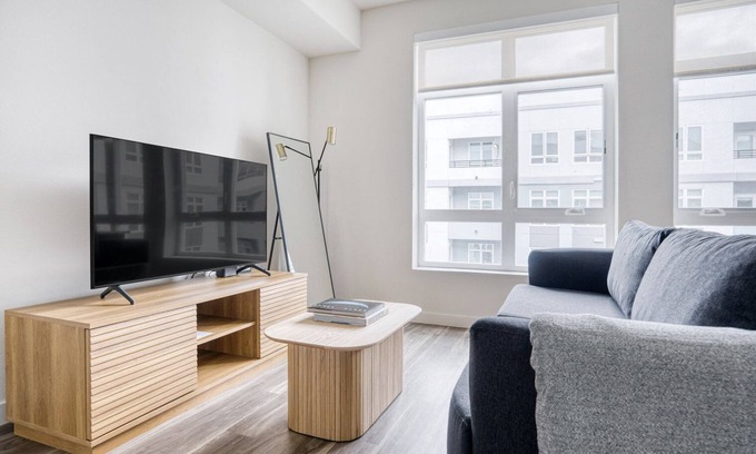 Oakland Ave - Harrison St Apartamento | Lux Oakland Studio w/ Gym, Pool & AC, 2 min walk to Target, by Blueground