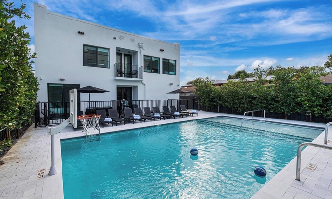 East Little Havana Apartamento | Lux Retreat By Renzzi