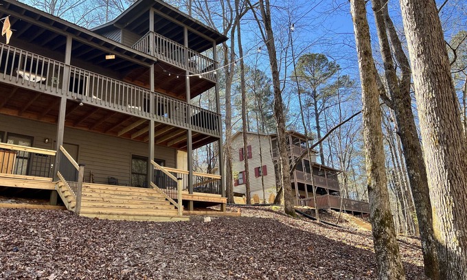 Ellijay Cabina | LUX River Front Cabins~Family Reunions~Retreats~Weddings Slps 22+ Books Quickly