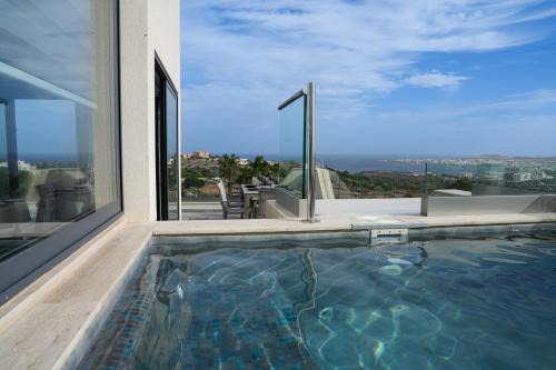 Mellieha Apartamento | Lux Sea&Country Views with Pool