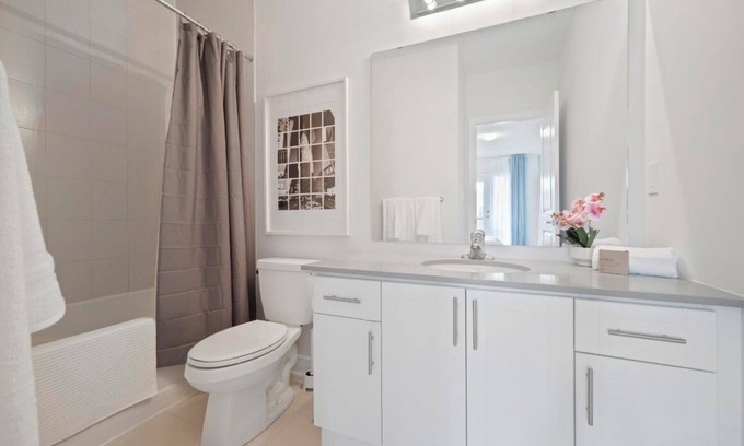 Oakville Casa | Lux Townhouse Family friendly in Upper Oakville