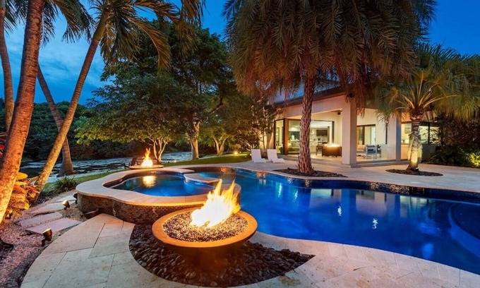 Birch Park Finger Streets Villa | Lux Villa with pool on the water / Beach Access!