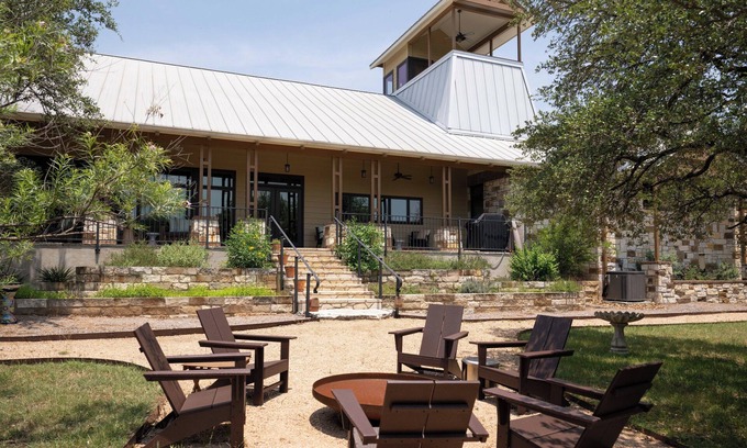 Driftwood Casa | Luxe 14 acre Escape in Driftwood with Observation Deck. Peace, Privacy and Stars