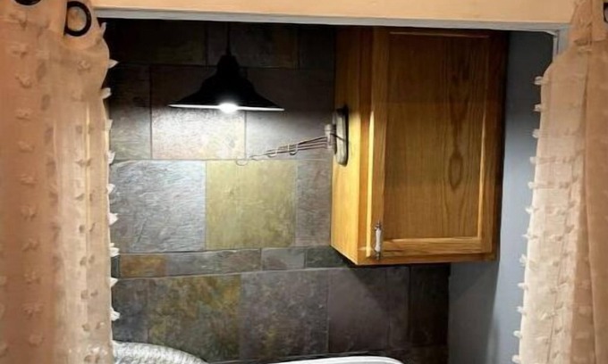 Tomah Apartamento | Luxe 2 Bedroom! New Hot Tub!