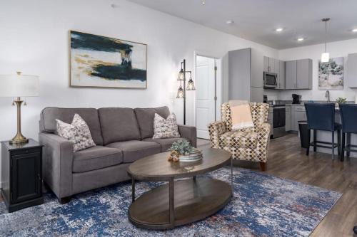 Pelham Apartamento | Luxe 2 BR Apt Oak Mt St Park Lots of Amenities