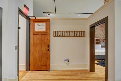 Downtown Wilmington Hotel | Luxe 220, Unit 2 - Front Street Suite