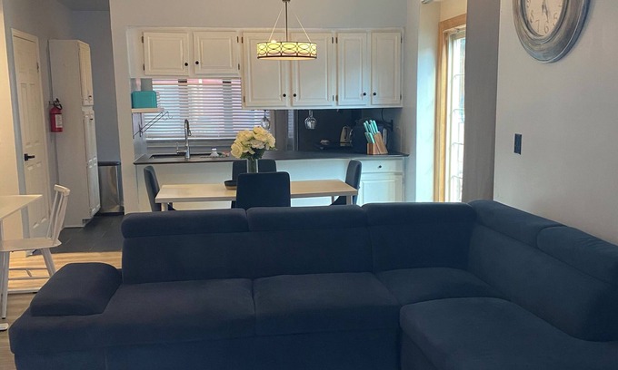 Corn Hill Condominio | Luxe 2BR 1/12 BA Condo close to UR, RIT & Strong.