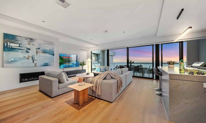 Scarborough Casa | Luxe 3-Storey Oceanfront Retreat