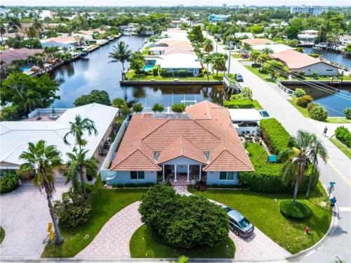 Fort Lauderdale Villa | Luxe 4BR Waterfront w Htd Pool 5min to beach