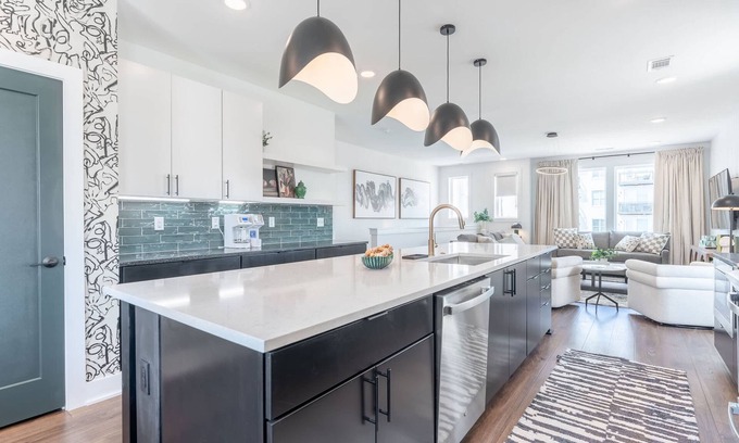 Talbot's Corner Casa | Luxe 4BR With Fire Pit Grill and City Views