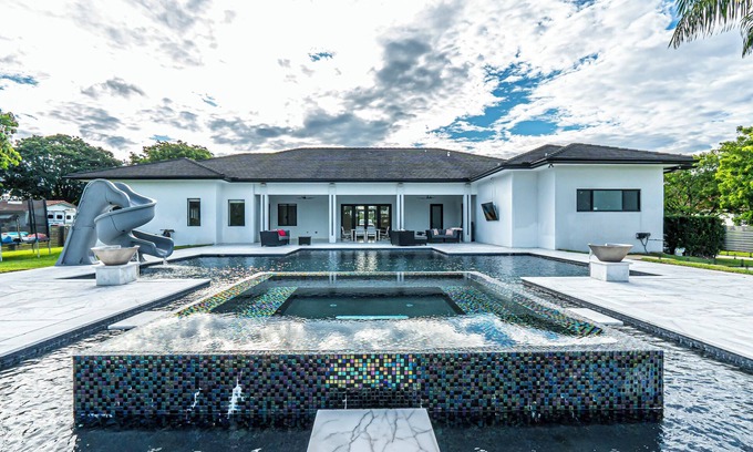 Southwest Ranches Casa | Luxe 5 BR Estate on 2.5 Acres with Saltwater Pool