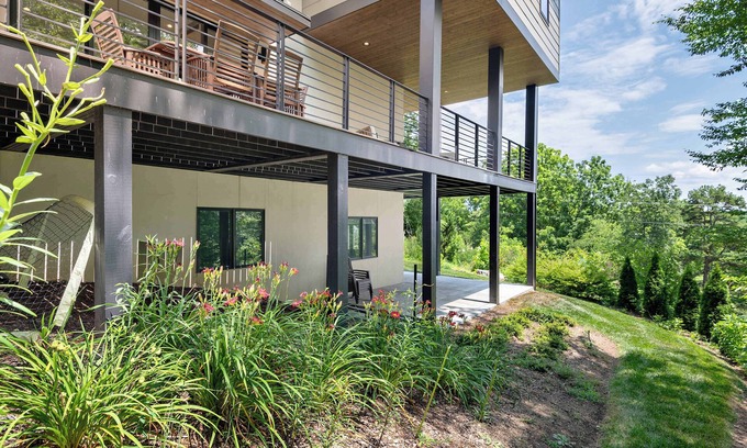 Alexander Casa | Private, FirePit, Deck, Biltmore Tix, Near AVL
