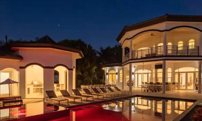 Davie Casa | Luxe 8BR Mansion|Pool|Cinema