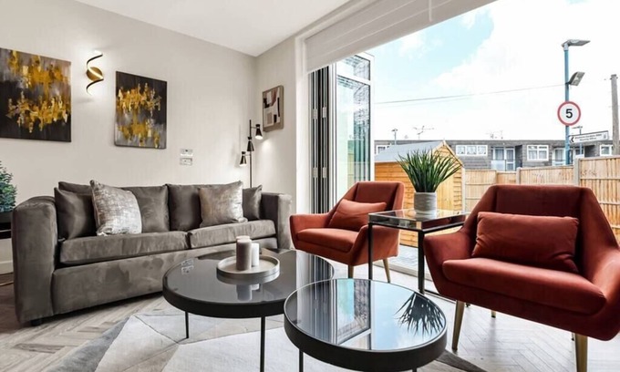 Brixton Hill Casa | Luxe and Cozy Living - Family Perfect! Sleeps 9
