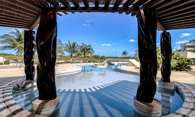 Telchac Puerto Apartamento | Luxe apartment with on-site pools, sundeck, & beach access