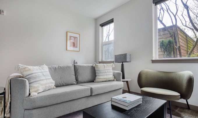 Old Ballard Apartamento | Luxe Ballard 1BR w/ BBQ, Yoga & Gym, near Golden Gardens, by Blueground