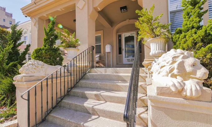 Atlantic City Casa | Luxe Beach Estate - 4 Bedrooms and 3 Bathrooms