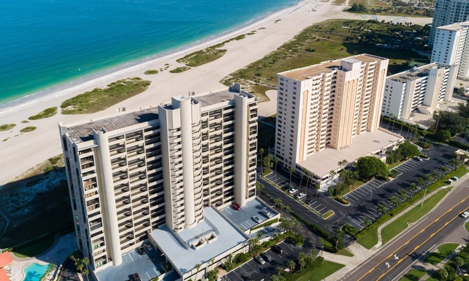 Sand Key Condominio | LUXE Beachfront Condo w/ huge balcony on Sand Key Gulf & Resort-like Amenities
