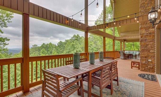 Blairsville Cabina | Luxe Blairsville Cabin w/ Game Room, Near Hikes
