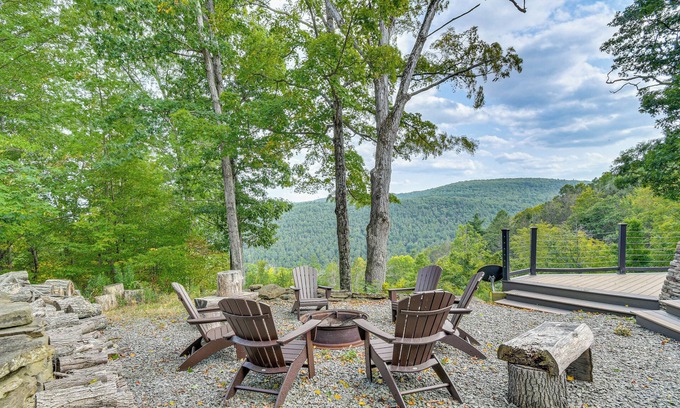 Cameron Cabina | Luxe Cabin Compound 4 Mi to Cameron State Forest!