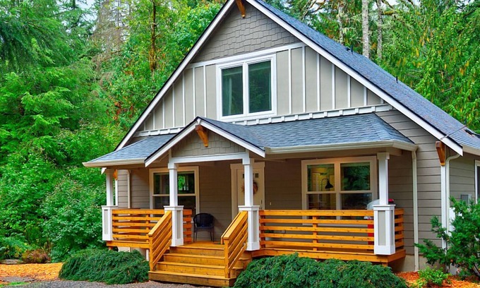 Warnick Cabina | Cabin w/ Hot Tub, Fire Pit, Fenced Yard, Generator