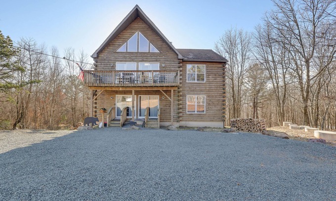 Briar Crest Woods Cabina | Secluded Retreat near Ski Resorts: Hot Tub, BBQ