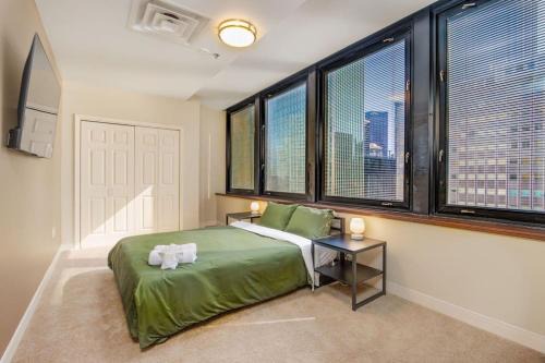 Downtown Pittsburgh Apartamento | Luxe City Views PRIME LOCATION 8TH FLOOR PANORAMIC VIEWS FAST WIFI 24-7 Gym Lounge Roku