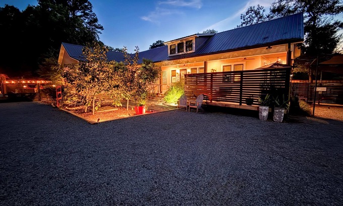 Fairhope Casa | Luxe Cottage|King Suite|Garden Oasis|Walk Downtown